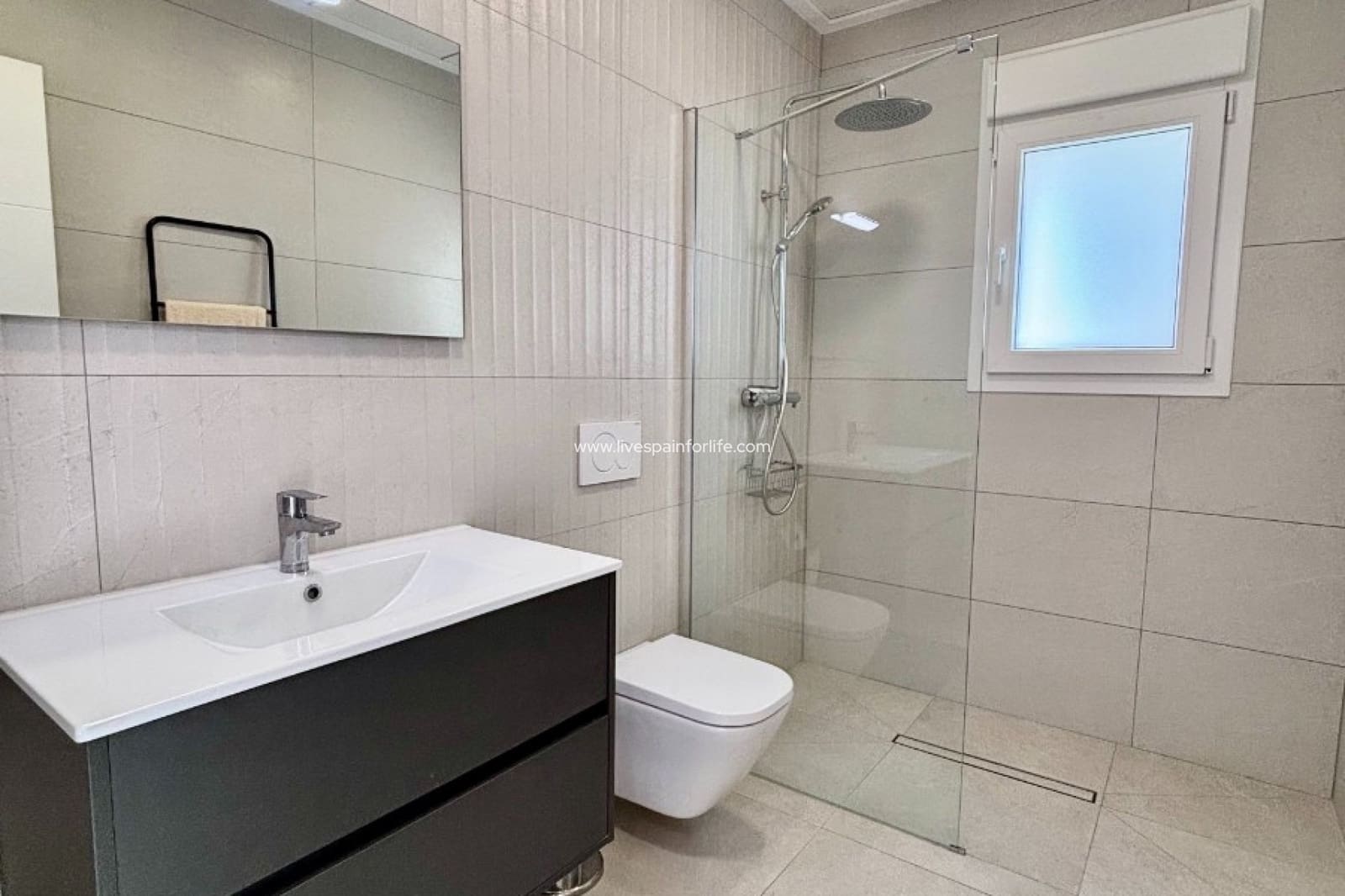 Chalet de 3 habitaciones en Benijófar en venta con piscina garaje - 569.500 € (Ref: 9650411)