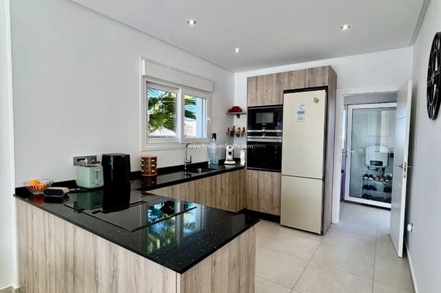 3 slaapkamer Villa te koop in Benijófar met zwembad garage - € 569.500 (Ref: 9650411)