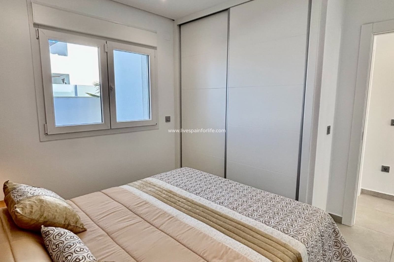 Chalet de 3 habitaciones en Benijófar en venta con piscina garaje - 569.500 € (Ref: 9650411)