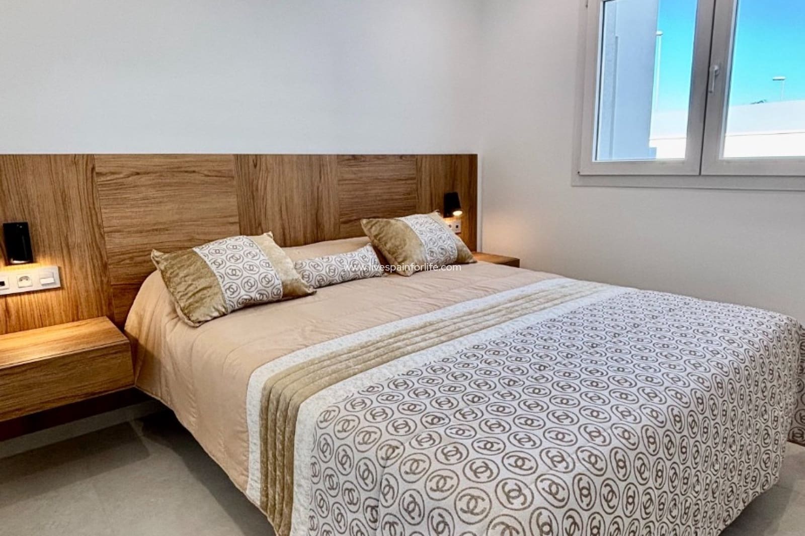 Chalet de 3 habitaciones en Benijófar en venta con piscina garaje - 569.500 € (Ref: 9650411)