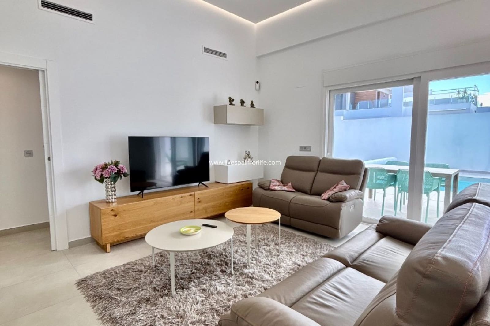 Chalet de 3 habitaciones en Benijófar en venta con piscina garaje - 569.500 € (Ref: 9650411)