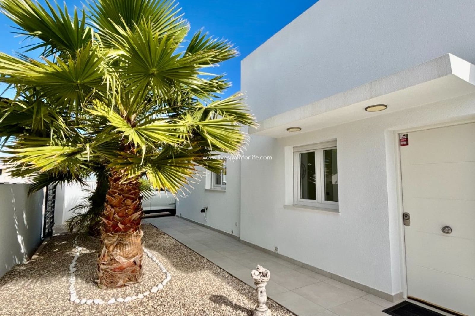 Chalet de 3 habitaciones en Benijófar en venta con piscina garaje - 569.500 € (Ref: 9650411)