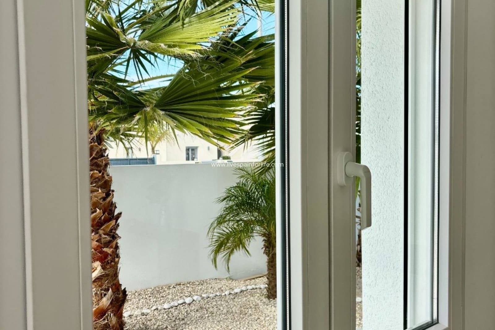 Chalet de 3 habitaciones en Benijófar en venta con piscina garaje - 569.500 € (Ref: 9650411)