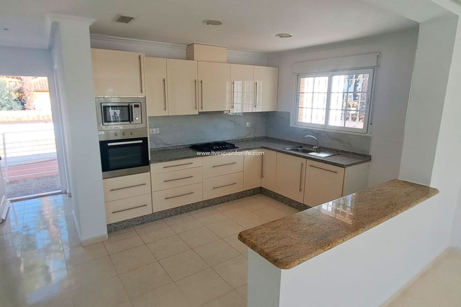 3 bedroom Finca/Country House for sale in Alicante / Alacant city with pool garage - € 430,000 (Ref: 9652331)