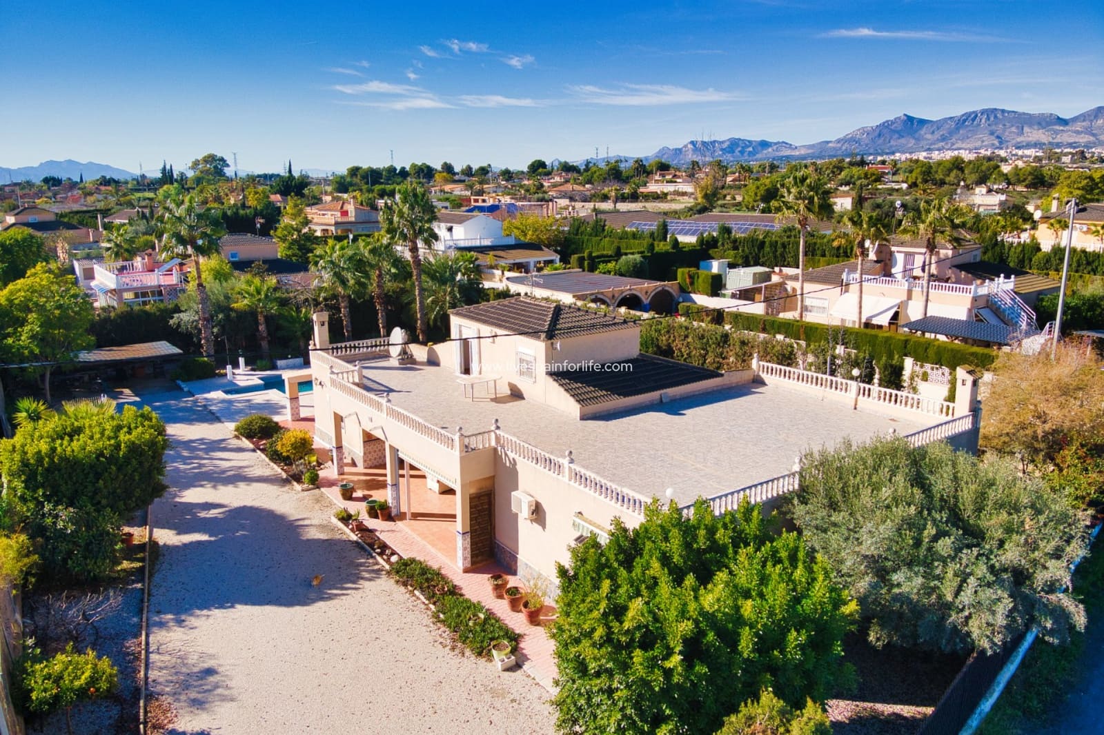 5 chambre Finca/Maison de Campagne à vendre à Matola avec piscine garage - 299 000 € (Ref: 9652848)