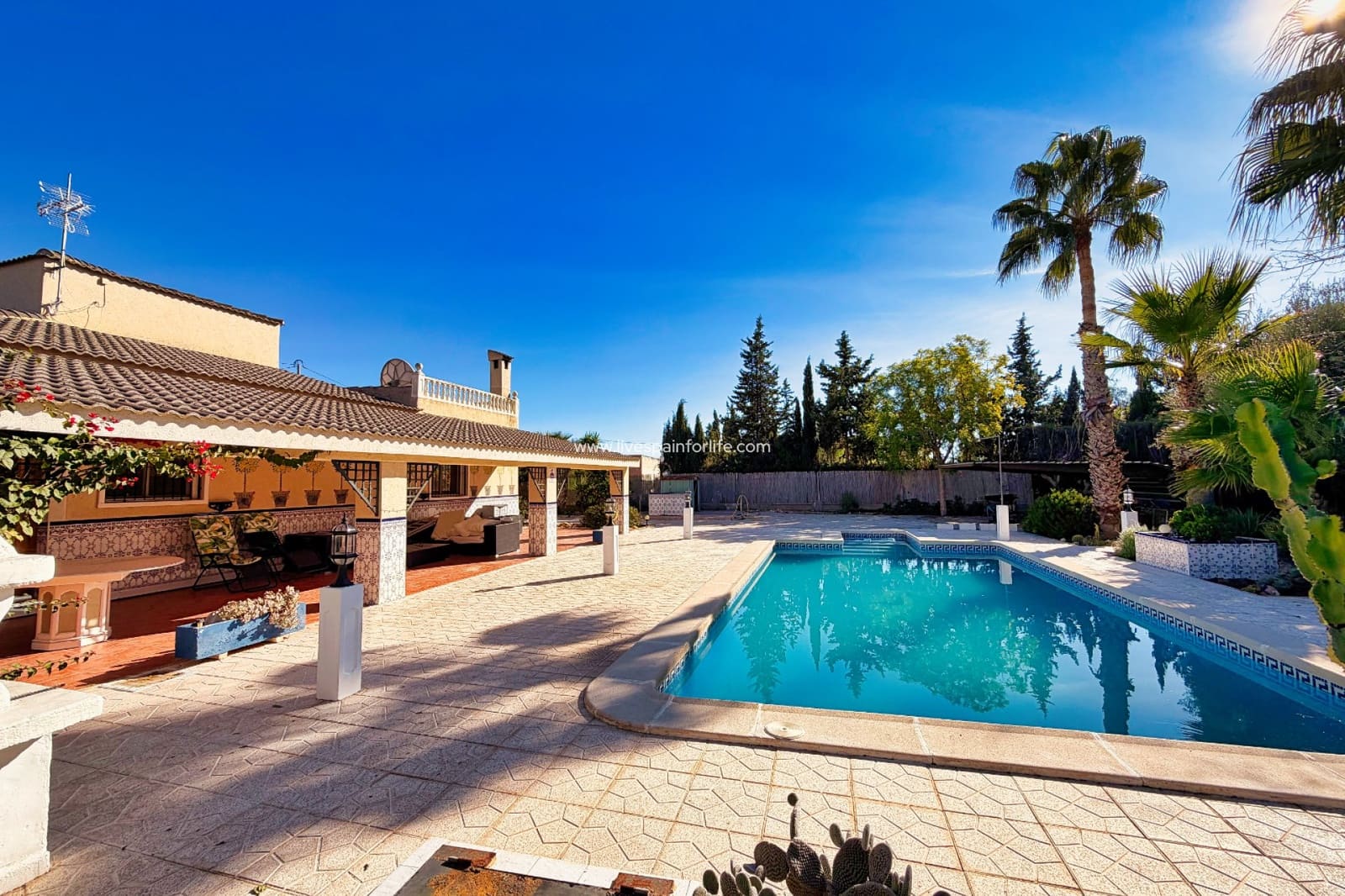 5 chambre Finca/Maison de Campagne à vendre à Matola avec piscine garage - 299 000 € (Ref: 9652848)