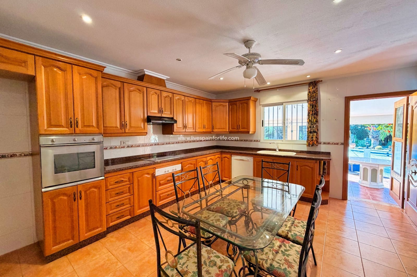 5 chambre Finca/Maison de Campagne à vendre à Matola avec piscine garage - 299 000 € (Ref: 9652848)