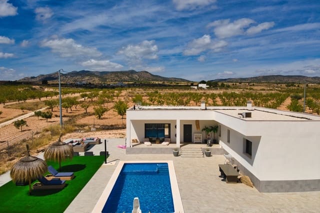 3 quarto Quinta/Casa Rural para venda em Pinoso com piscina garagem - 425 000 € (Ref: 9653145)