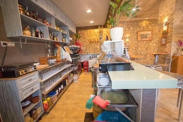 1 makuuhuone Kaupallinen myytävänä paikassa Albatera mukana 
autotalli - 225 000 € (Ref: 9653154)