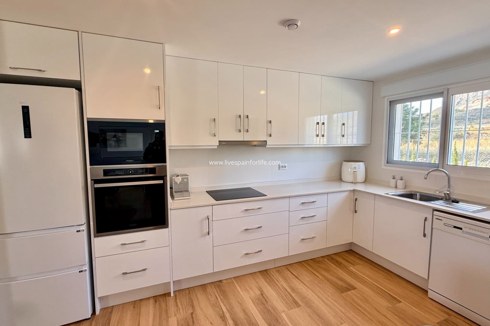 3 sypialnia Willa na sprzedaż w Macisvenda z basenem garażem - 374 950 € (Ref: 9664076)