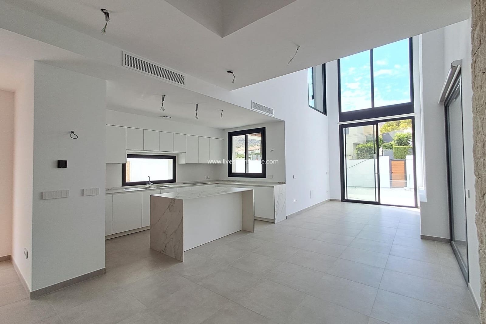 4 bedroom Villa for sale in Albir with pool garage - € 875,000 (Ref: 9664085)