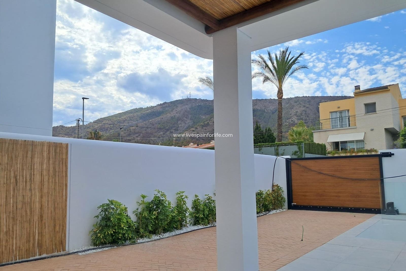 4 bedroom Villa for sale in Albir with pool garage - € 875,000 (Ref: 9664085)