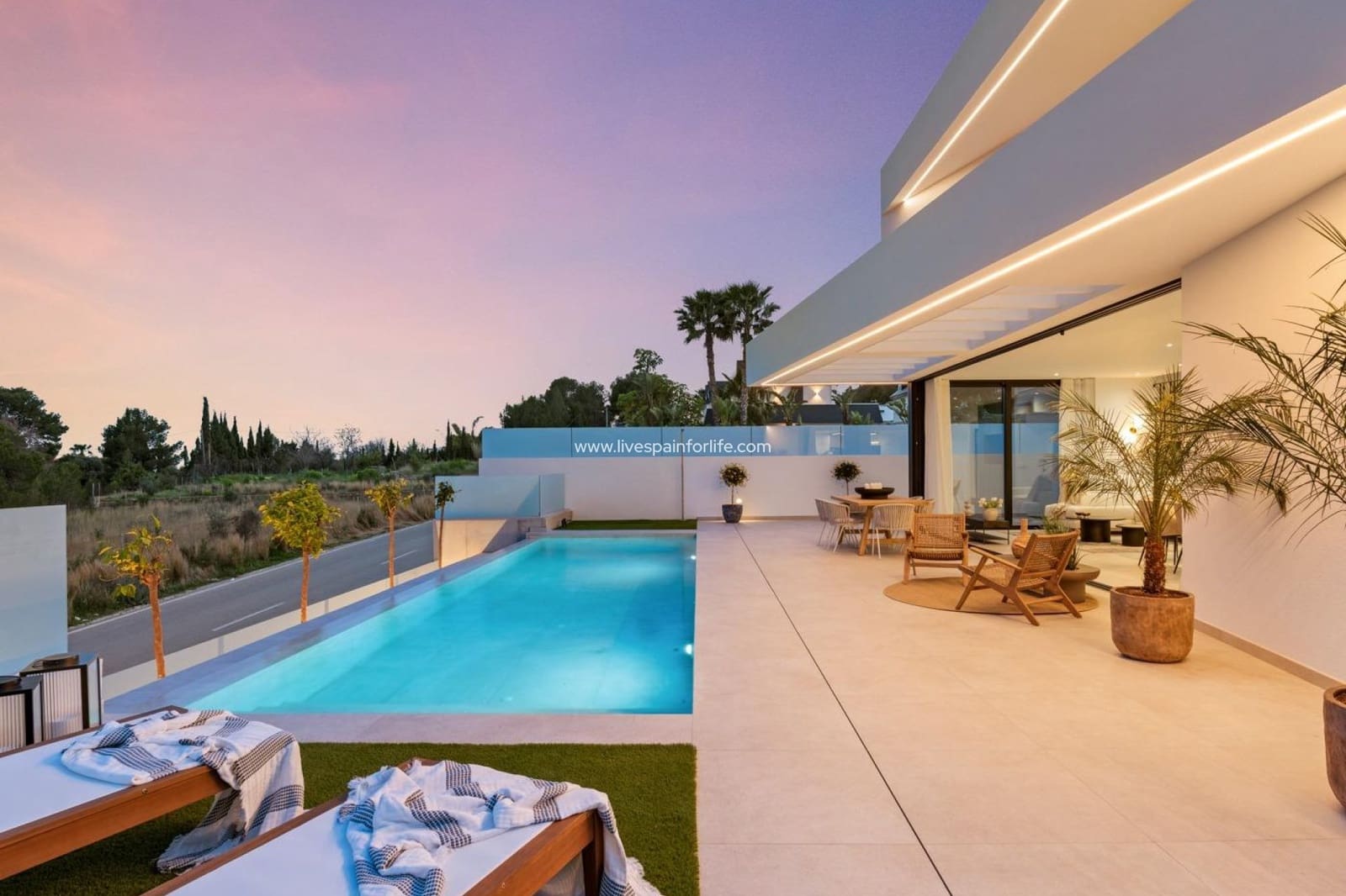 4 soveværelse Villa til salg i Polop med swimmingpool garage - € 725.000 (Ref: 9664089)