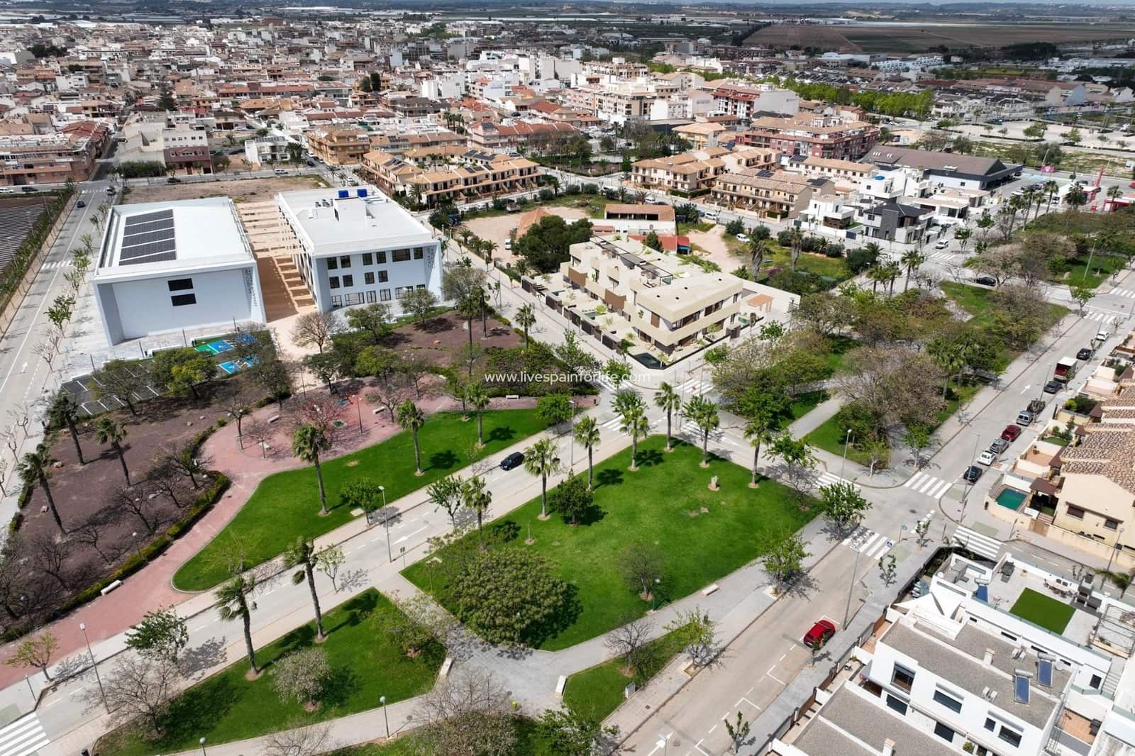 Pareado de 3 habitaciones en Pilar de la Horadada en venta con piscina garaje - 659.000 € (Ref: 9664091)