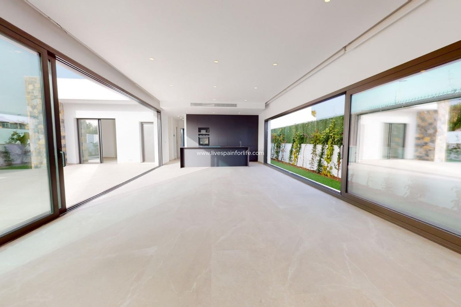 3 sypialnia Willa na sprzedaż w Los Alcazares z basenem garażem - 689 900 € (Ref: 9664110)