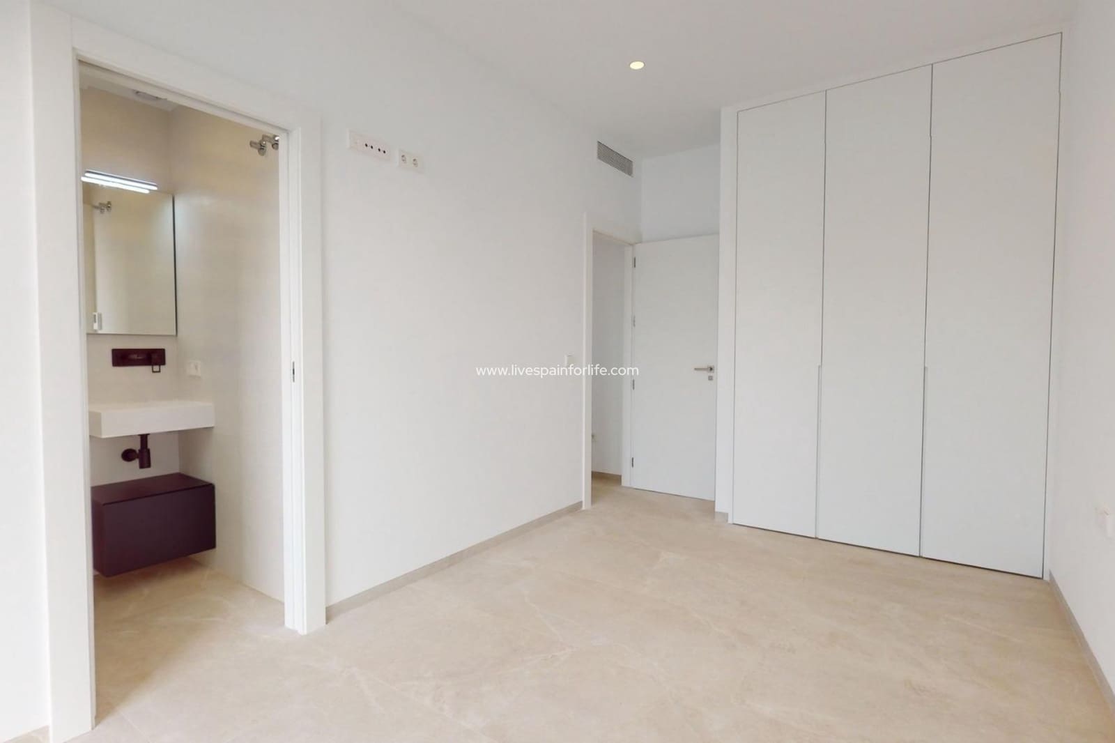 3 sypialnia Willa na sprzedaż w Los Alcazares z basenem garażem - 689 900 € (Ref: 9664110)