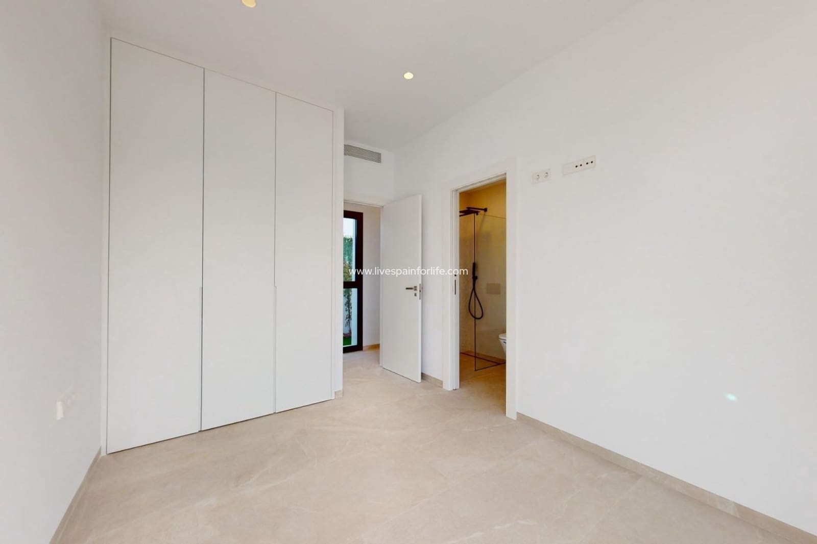 3 sypialnia Willa na sprzedaż w Los Alcazares z basenem garażem - 689 900 € (Ref: 9664110)