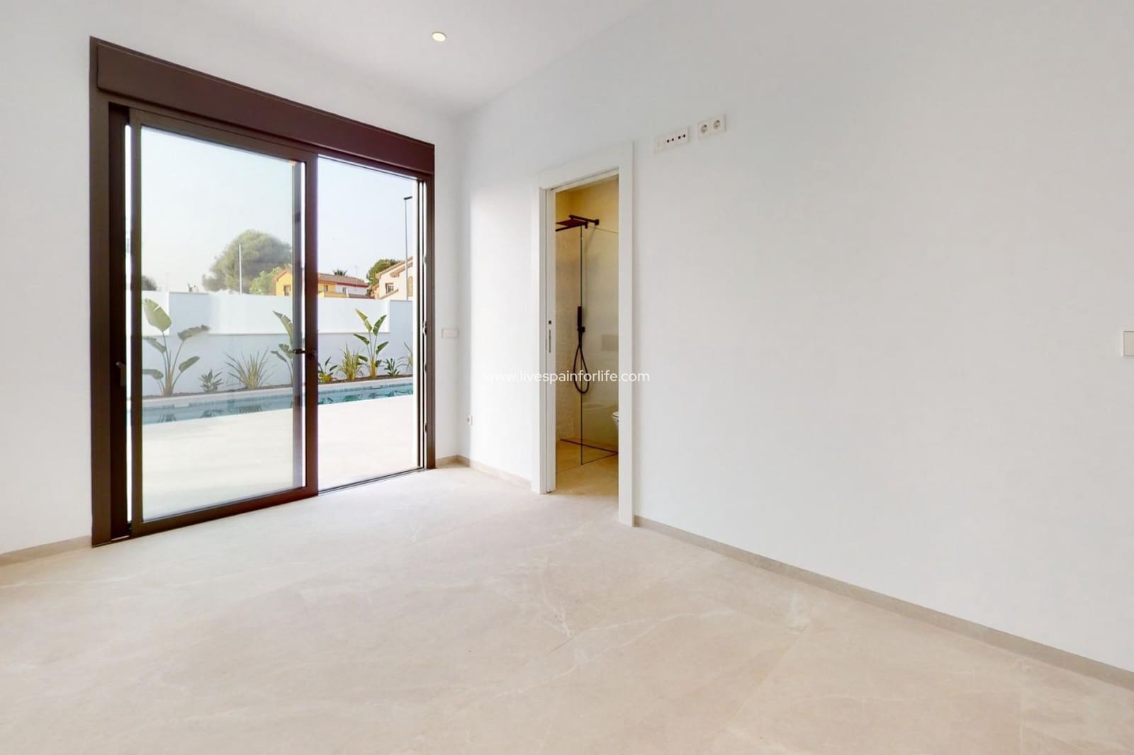 3 sypialnia Willa na sprzedaż w Los Alcazares z basenem garażem - 689 900 € (Ref: 9664110)