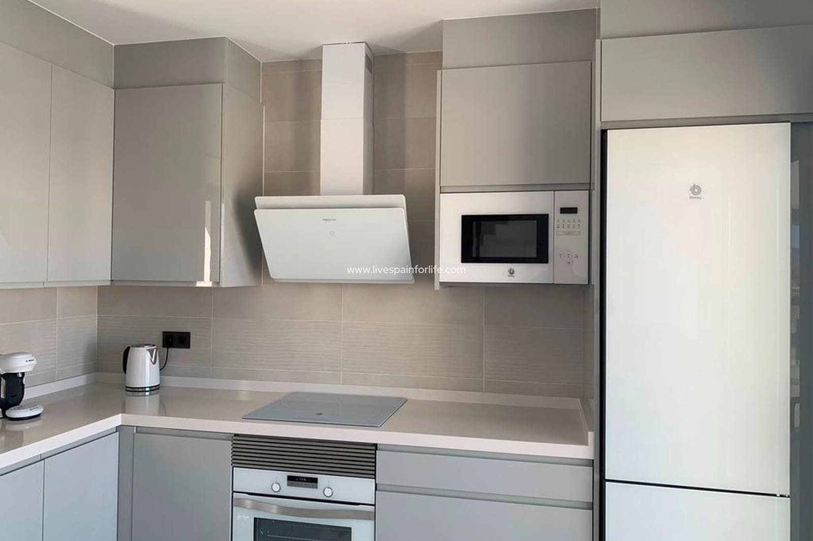 4 sypialnia Willa na sprzedaż w Pinoso z basenem garażem - 518 000 € (Ref: 9664125)