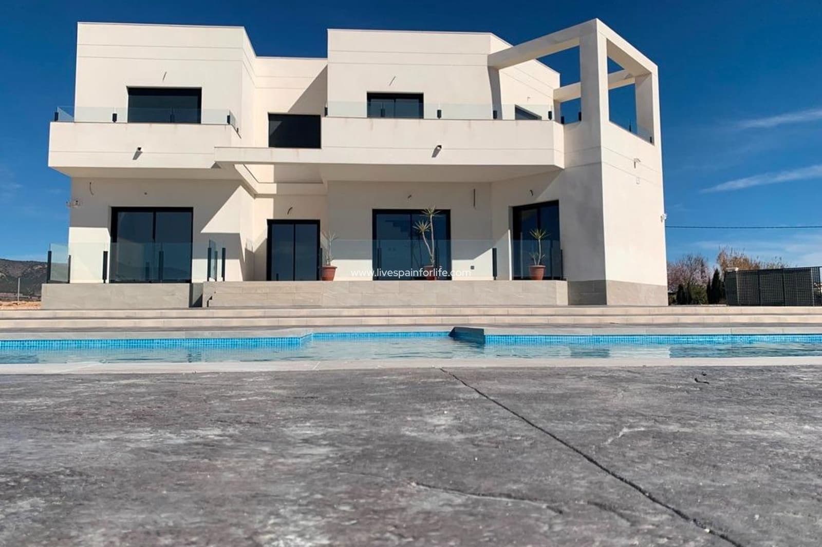 4 sypialnia Willa na sprzedaż w Pinoso z basenem garażem - 518 000 € (Ref: 9664125)