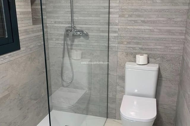 4 sypialnia Willa na sprzedaż w Pinoso z basenem garażem - 518 000 € (Ref: 9664125)