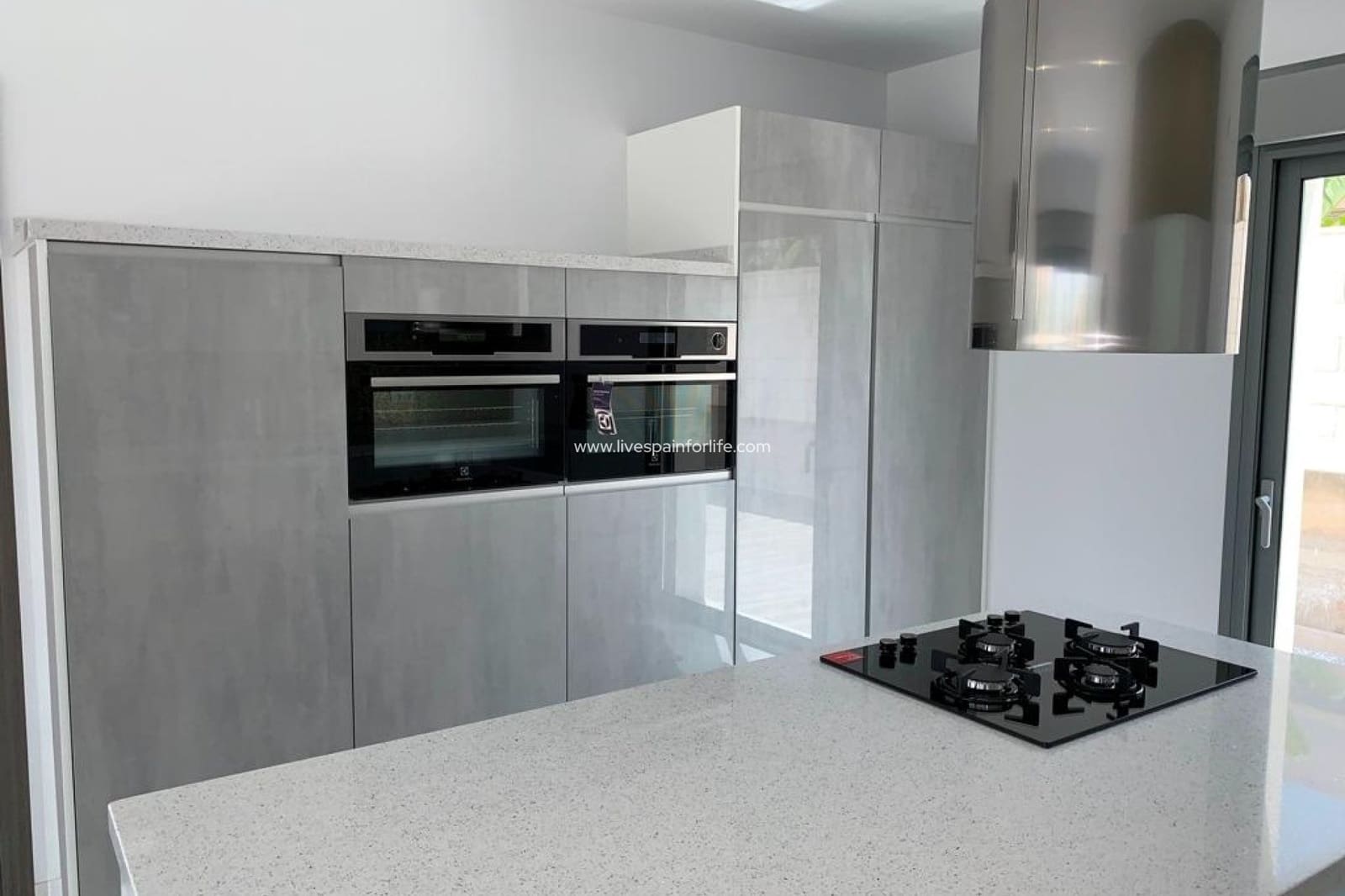 4 sypialnia Willa na sprzedaż w Pinoso z basenem garażem - 436 000 € (Ref: 9664126)