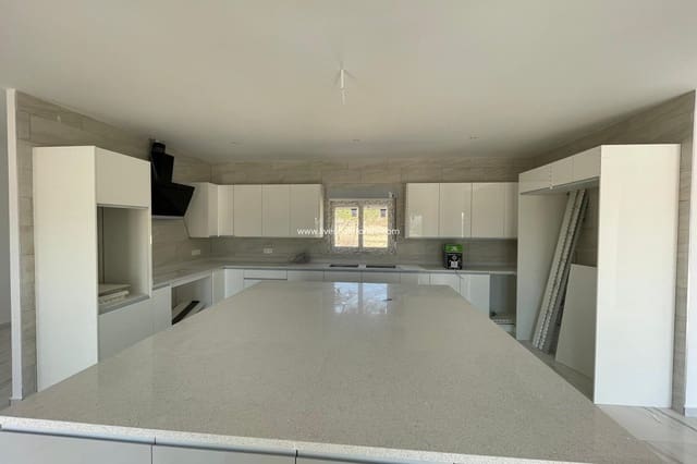 6 soveværelse Villa til salg i Pinoso med swimmingpool garage - € 611.000 (Ref: 9664127)