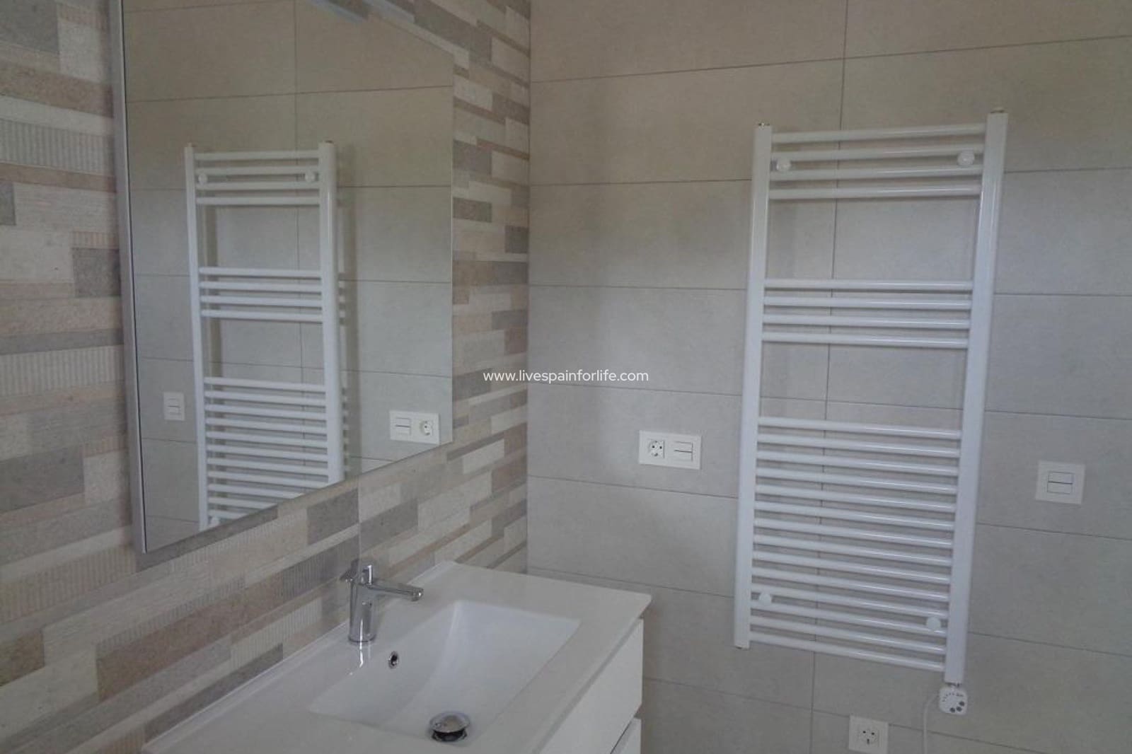 4 soveværelse Villa til salg i Pinoso med swimmingpool garage - € 423.000 (Ref: 9664130)