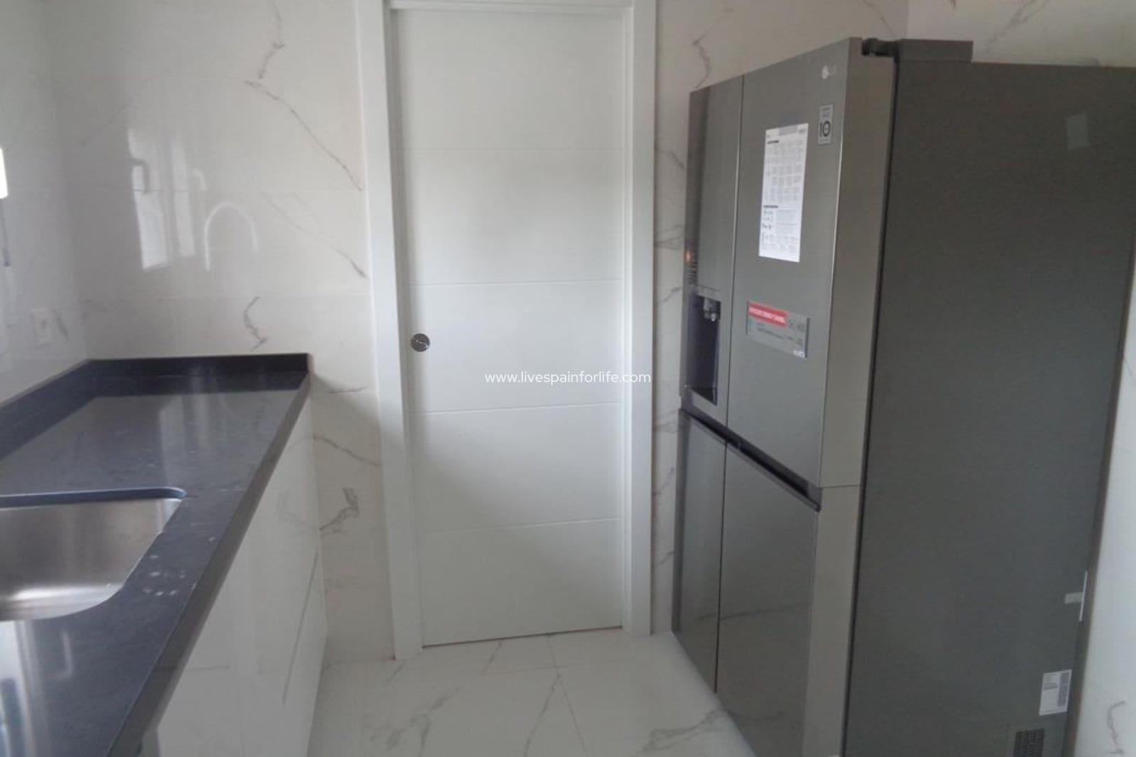 4 soveværelse Villa til salg i Pinoso med swimmingpool garage - € 423.000 (Ref: 9664130)