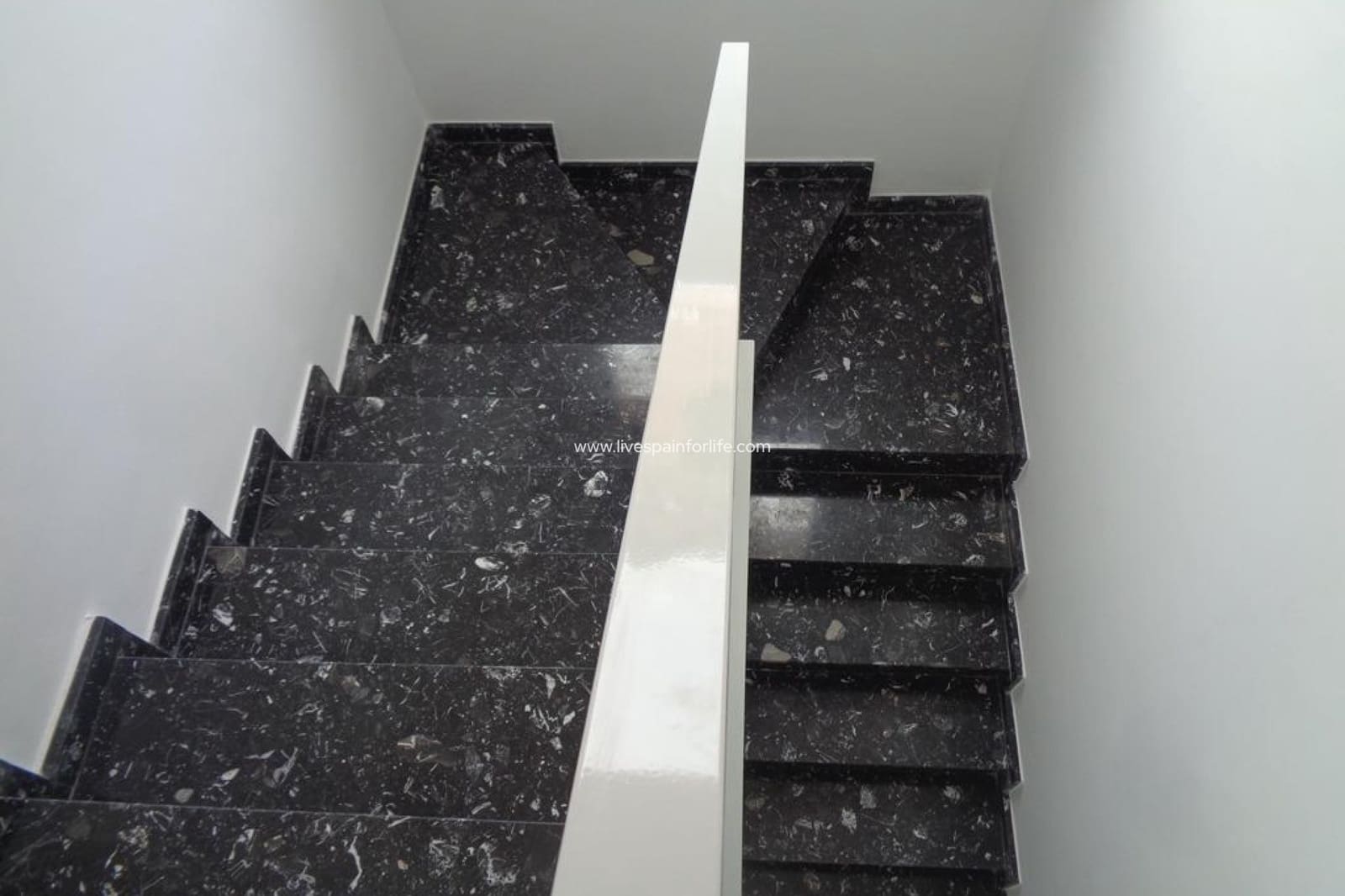 4 soveværelse Villa til salg i Pinoso med swimmingpool garage - € 423.000 (Ref: 9664130)