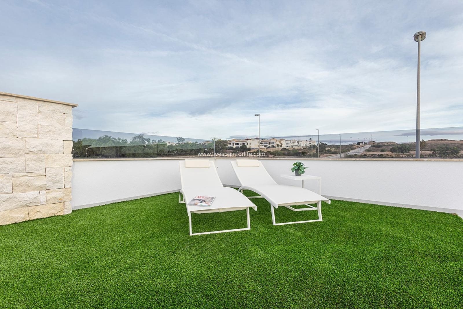 2 makuuhuone Omakotitalo myytävänä paikassa Vistabella mukana uima-altaan 
autotalli - 351 000 € (Ref: 9664146)