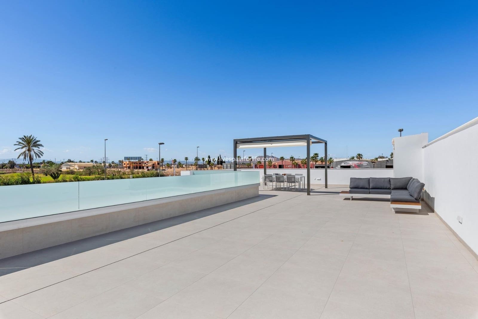 3 soveværelse Villa til salg i Los Alcazares med swimmingpool garage - € 689.900 (Ref: 9664147)