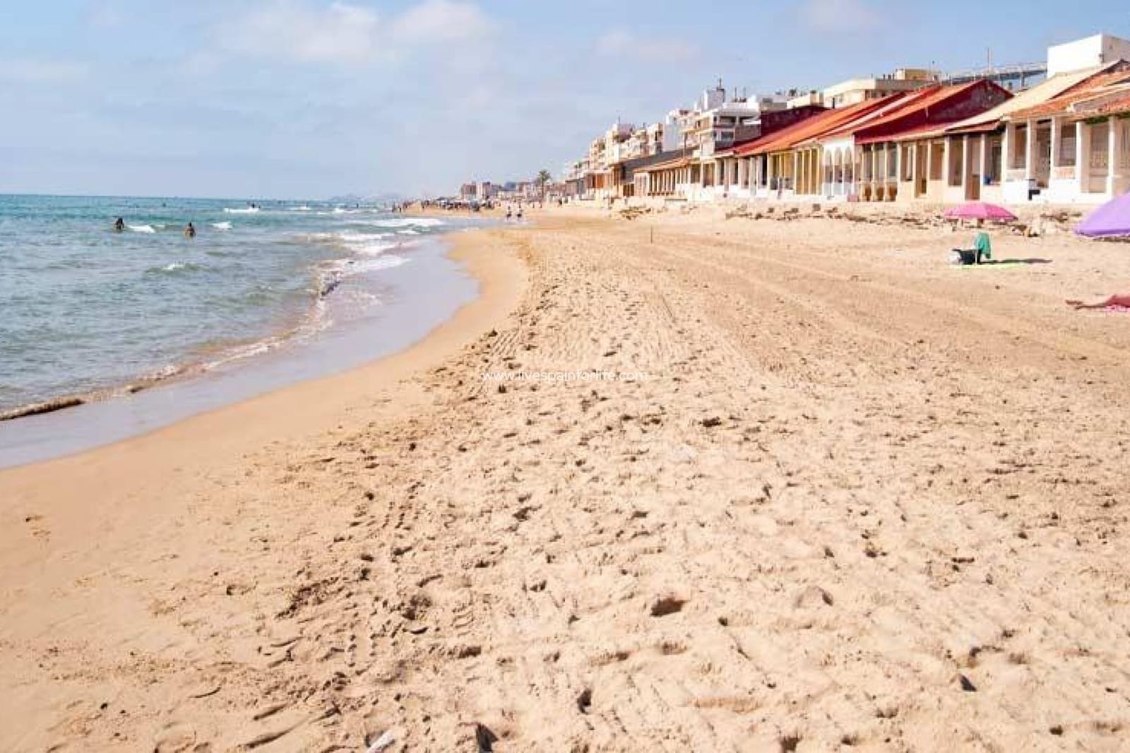 2 bedroom Apartment for sale in Guardamar del Segura with pool - € 299,500 (Ref: 9664195)