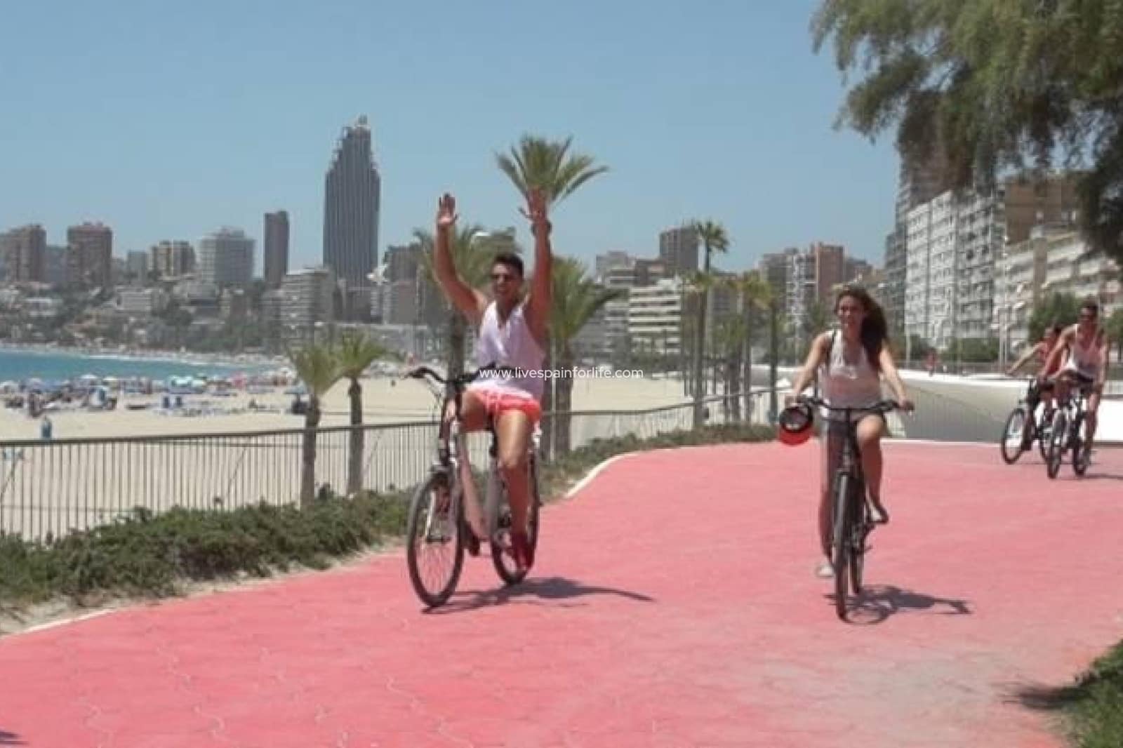 Chalet de 3 habitaciones en Benidorm en venta con piscina - 595.000 € (Ref: 9664218)