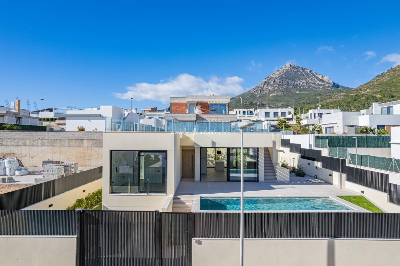 4 soveværelse Villa til salg i Polop med swimmingpool - € 970.000 (Ref: 9664222)