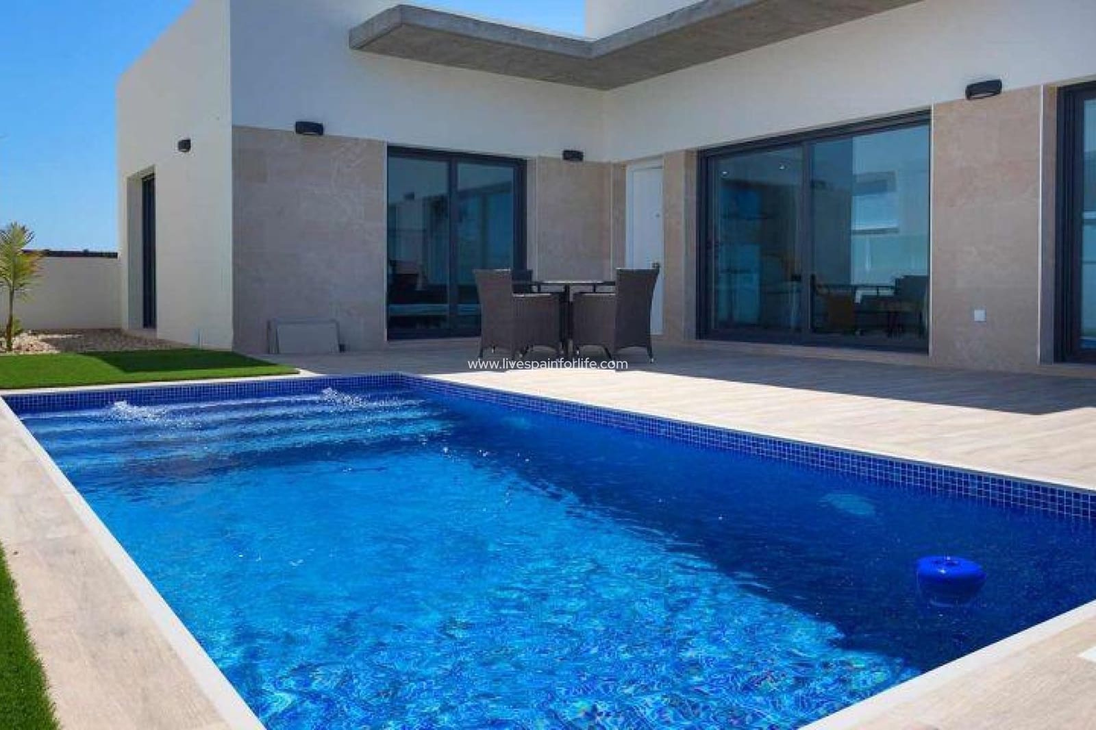 Chalet de 3 habitaciones en Daya Nueva en venta con piscina garaje - 453.000 € (Ref: 9664228)