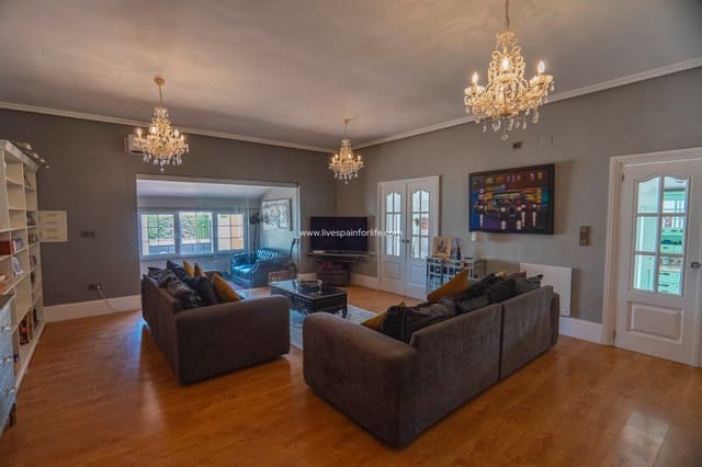 6 bedroom Villa for sale in Heredades, Almoradí with pool - € 595,000 (Ref: 9664232)