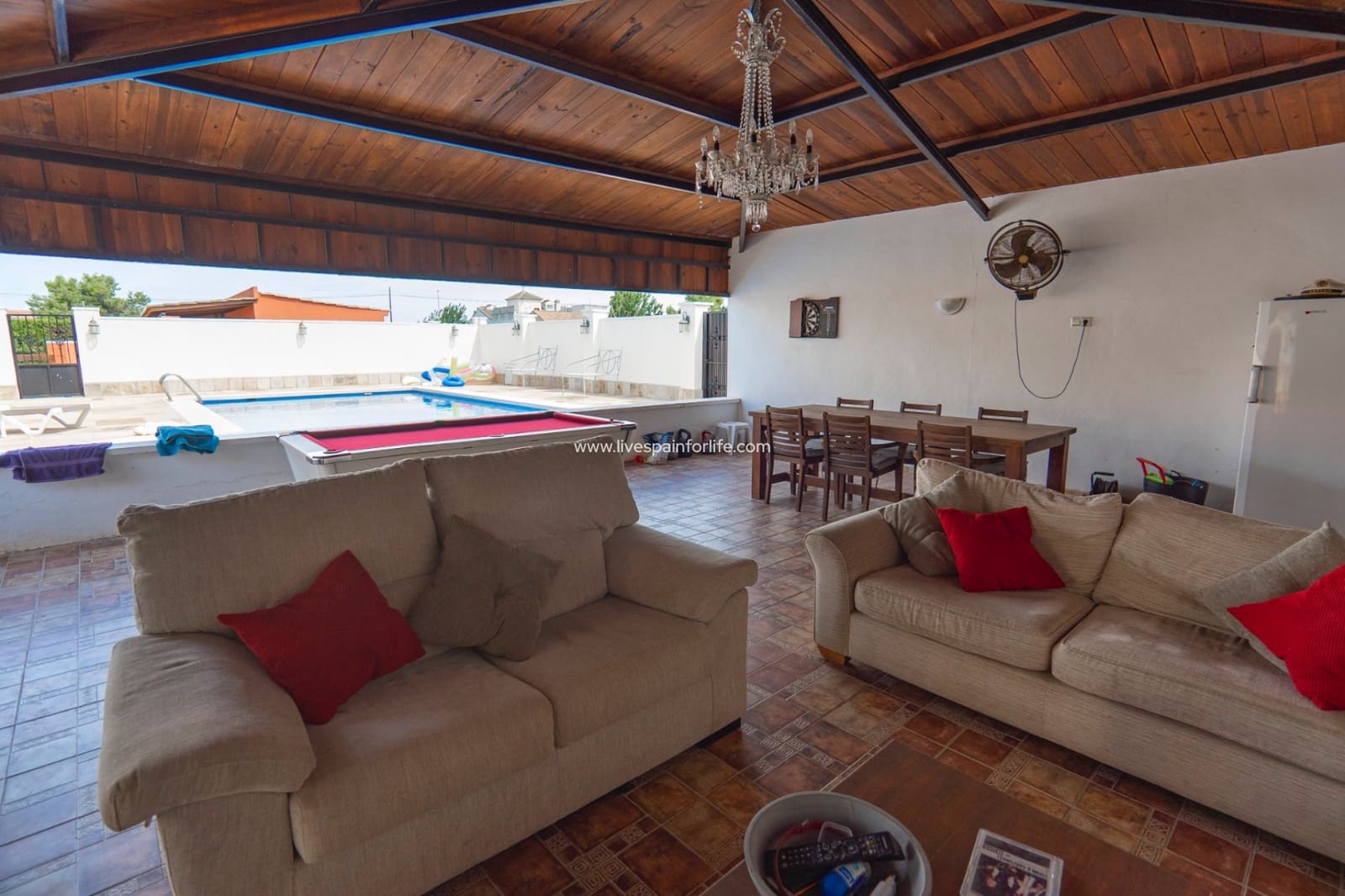 6 bedroom Villa for sale in Heredades with pool - € 595,000 (Ref: 9664232)
