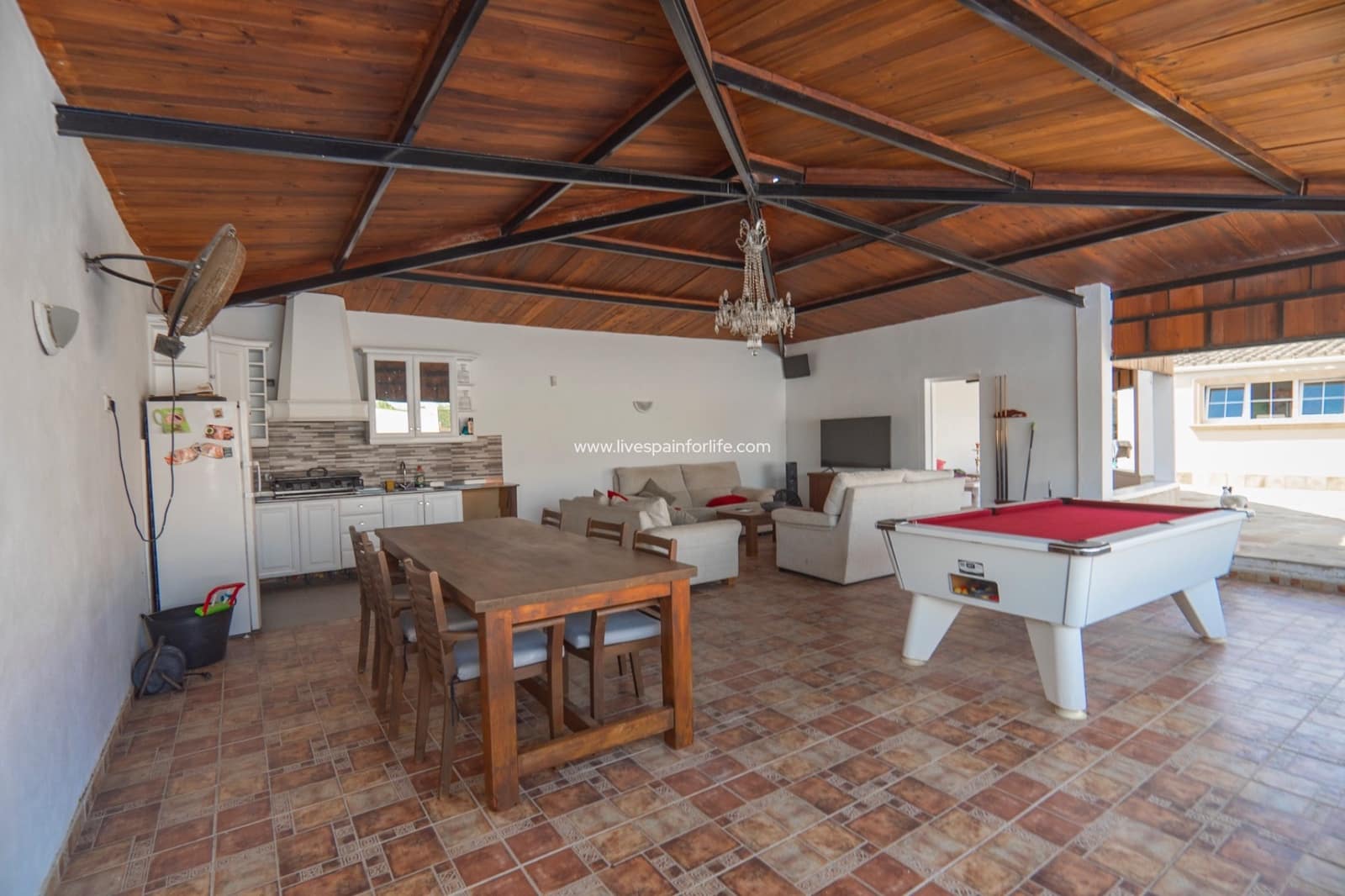 6 bedroom Villa for sale in Heredades with pool - € 595,000 (Ref: 9664232)