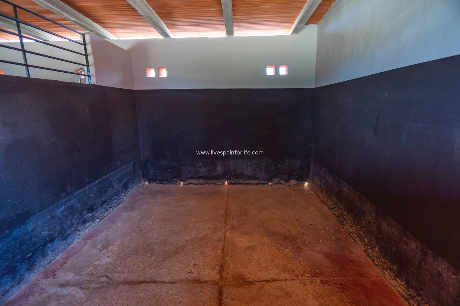 6 bedroom Villa for sale in Heredades with pool - € 595,000 (Ref: 9664232)