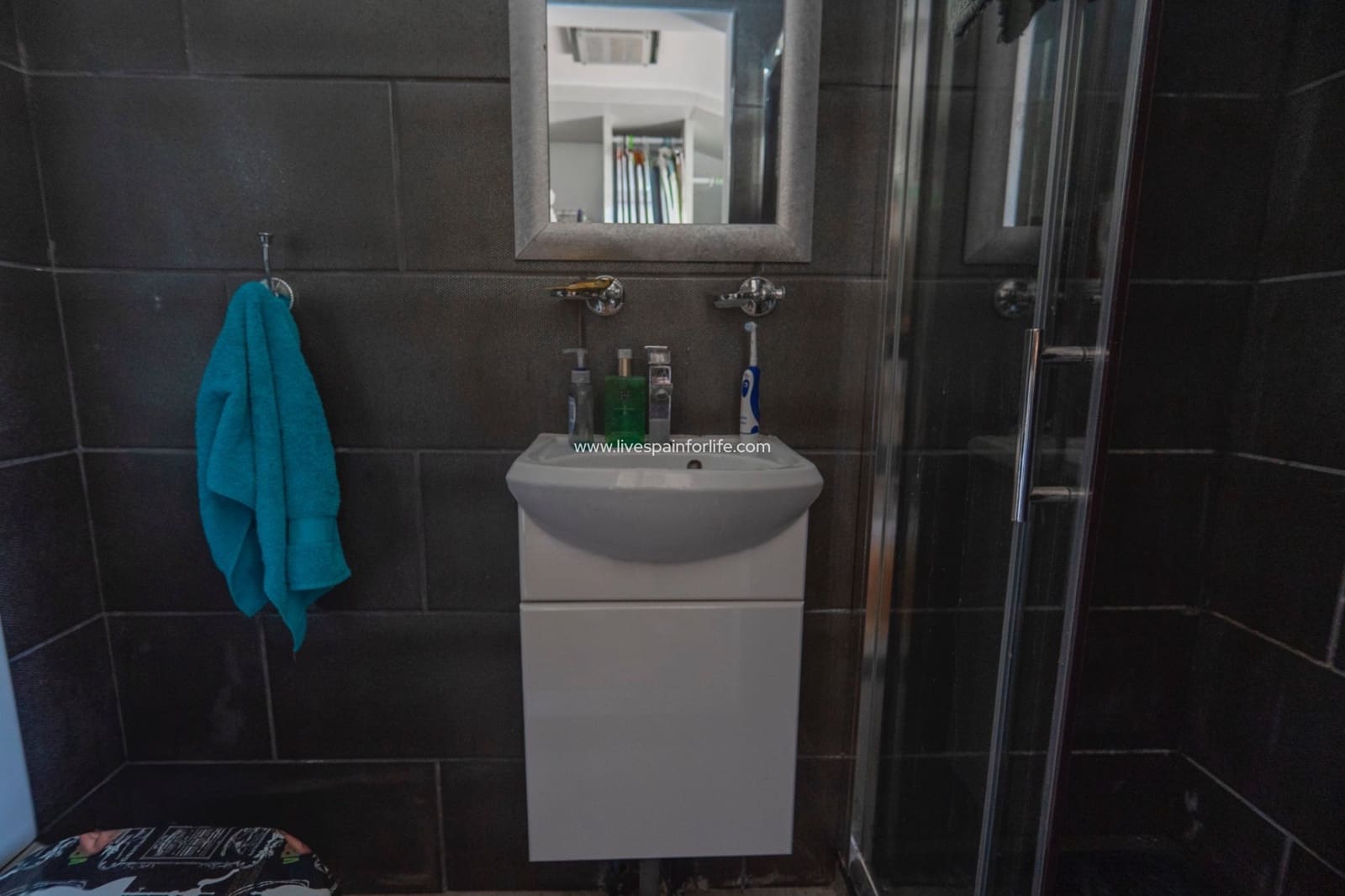 6 bedroom Villa for sale in Heredades with pool - € 595,000 (Ref: 9664232)