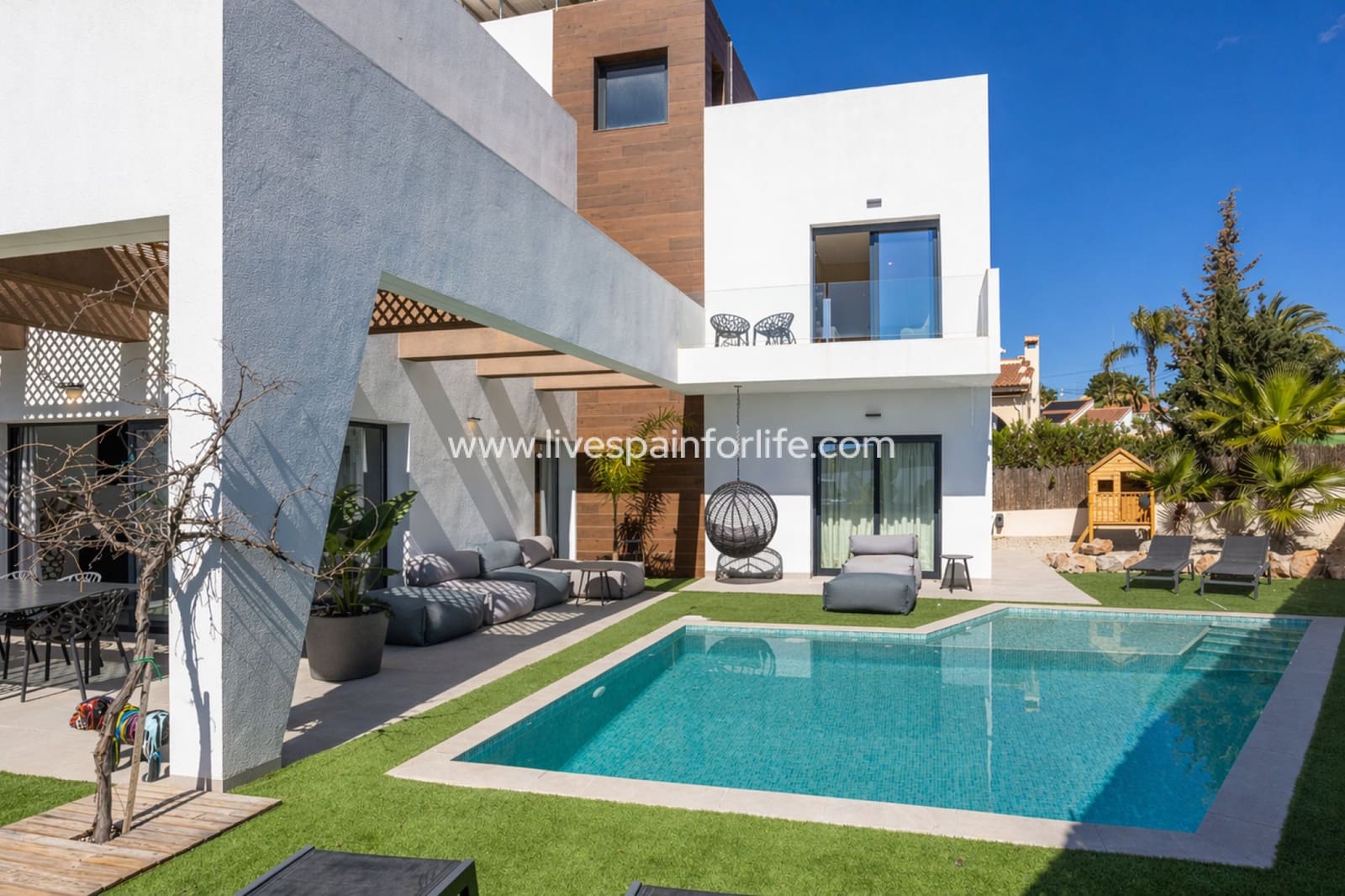 4 sypialnia Willa na sprzedaż w Ciudad Quesada z basenem garażem - 699 000 € (Ref: 9664234)