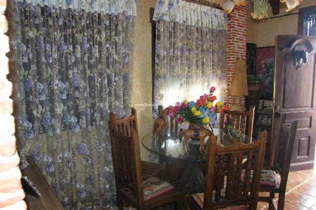 6 soveværelse Byhus til salg i Daya Nueva med swimmingpool garage - € 369.000 (Ref: 9664236)