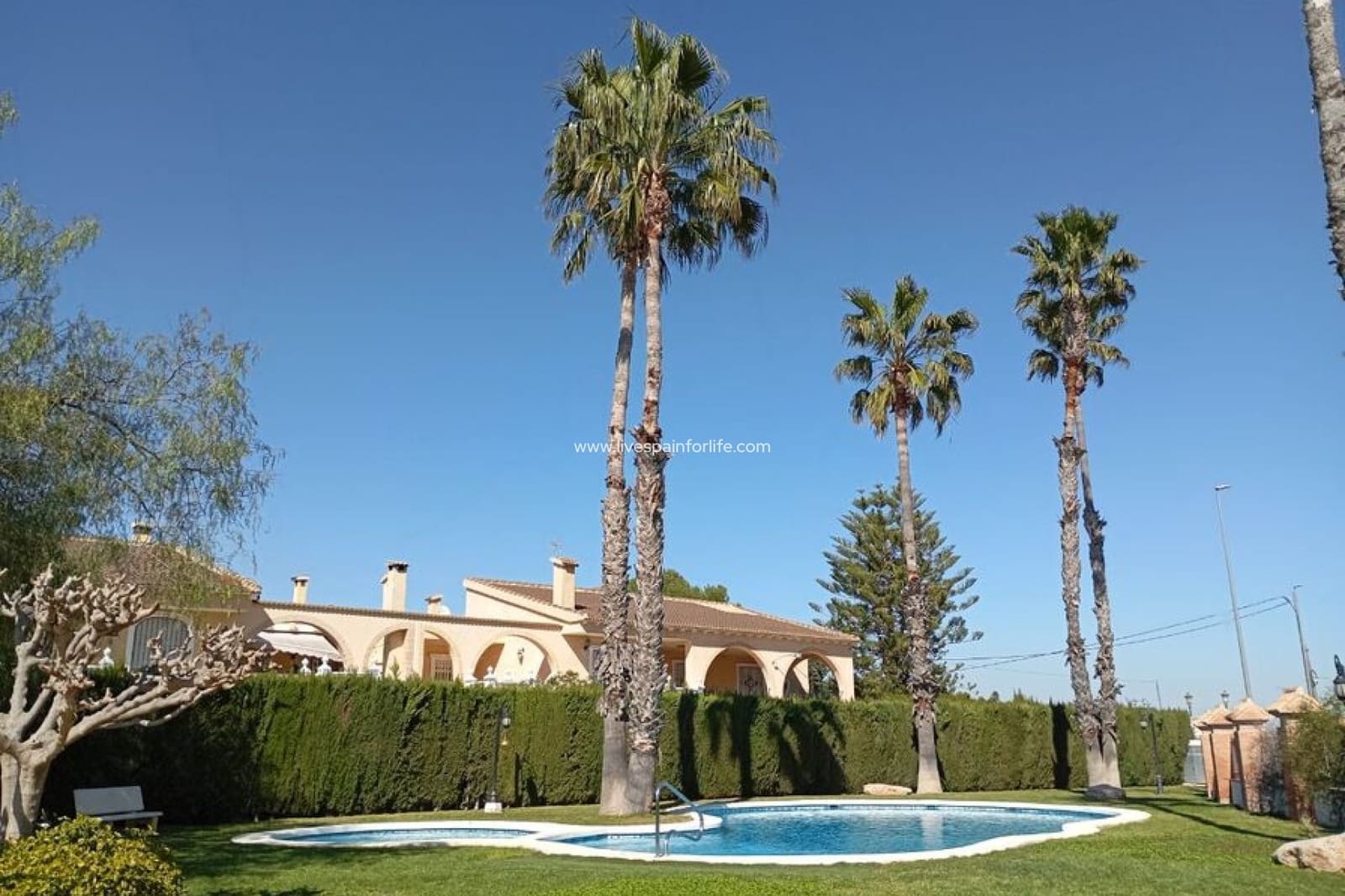 Casa de 2 habitaciones en Catral en venta con piscina - 159.995 € (Ref: 9664238)