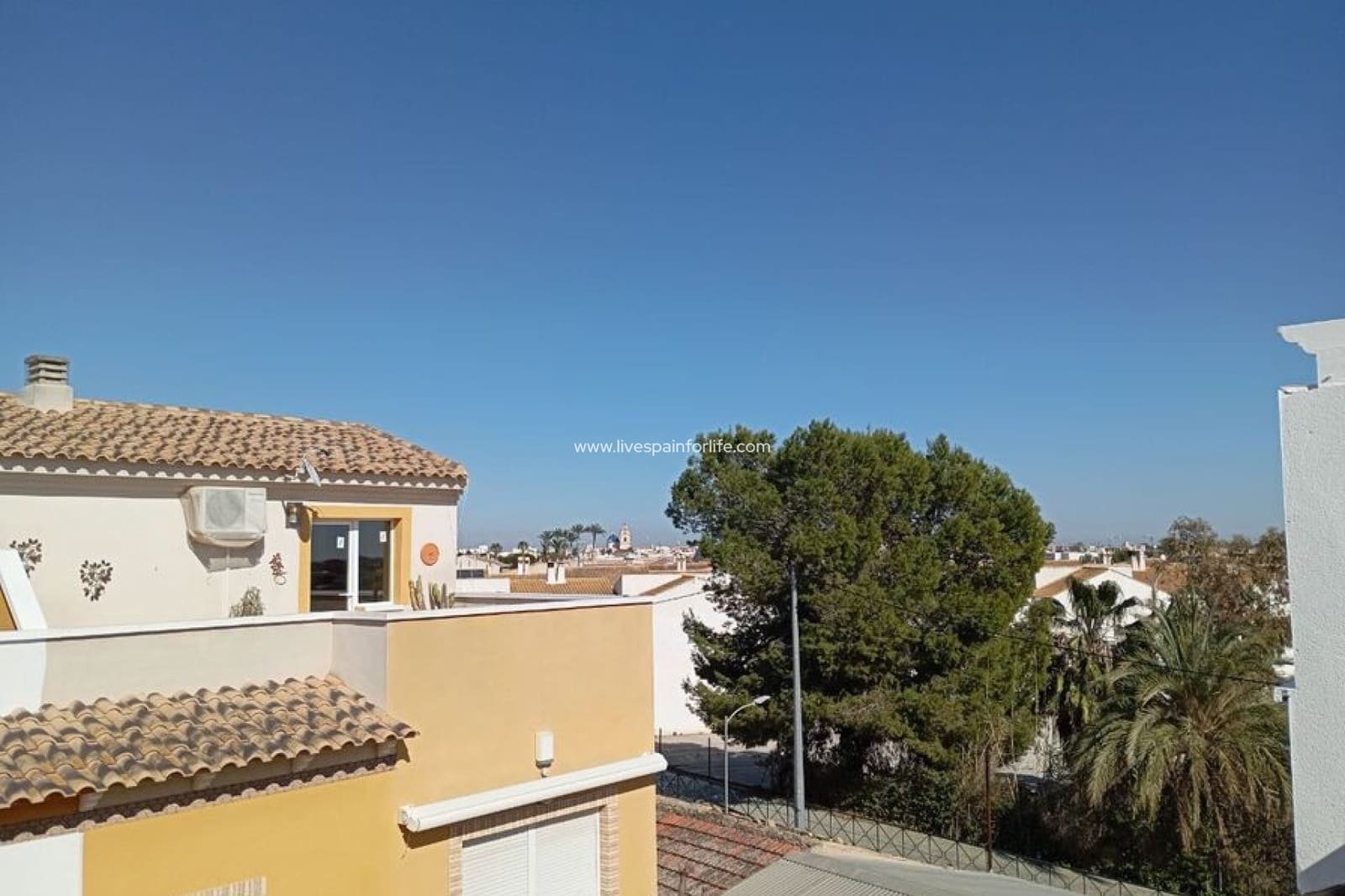 Casa de 2 habitaciones en Catral en venta con piscina - 159.995 € (Ref: 9664238)