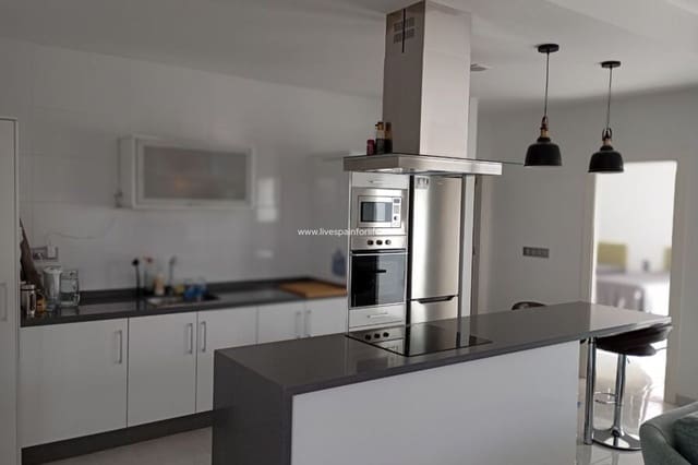 Chalet de 3 habitaciones en Daya Vieja en venta con piscina - 295.000 € (Ref: 9664239)