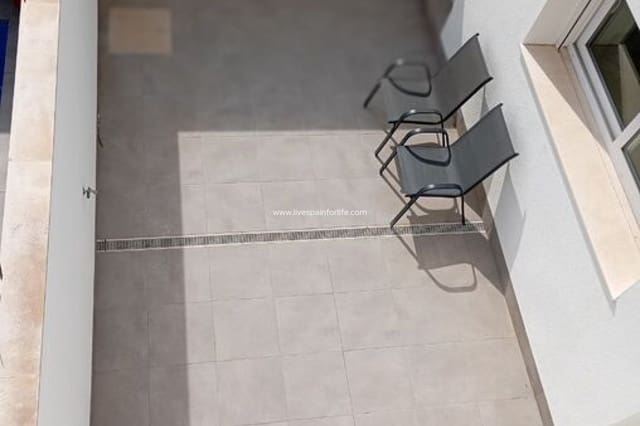 Chalet de 3 habitaciones en Daya Vieja en venta con piscina - 295.000 € (Ref: 9664239)