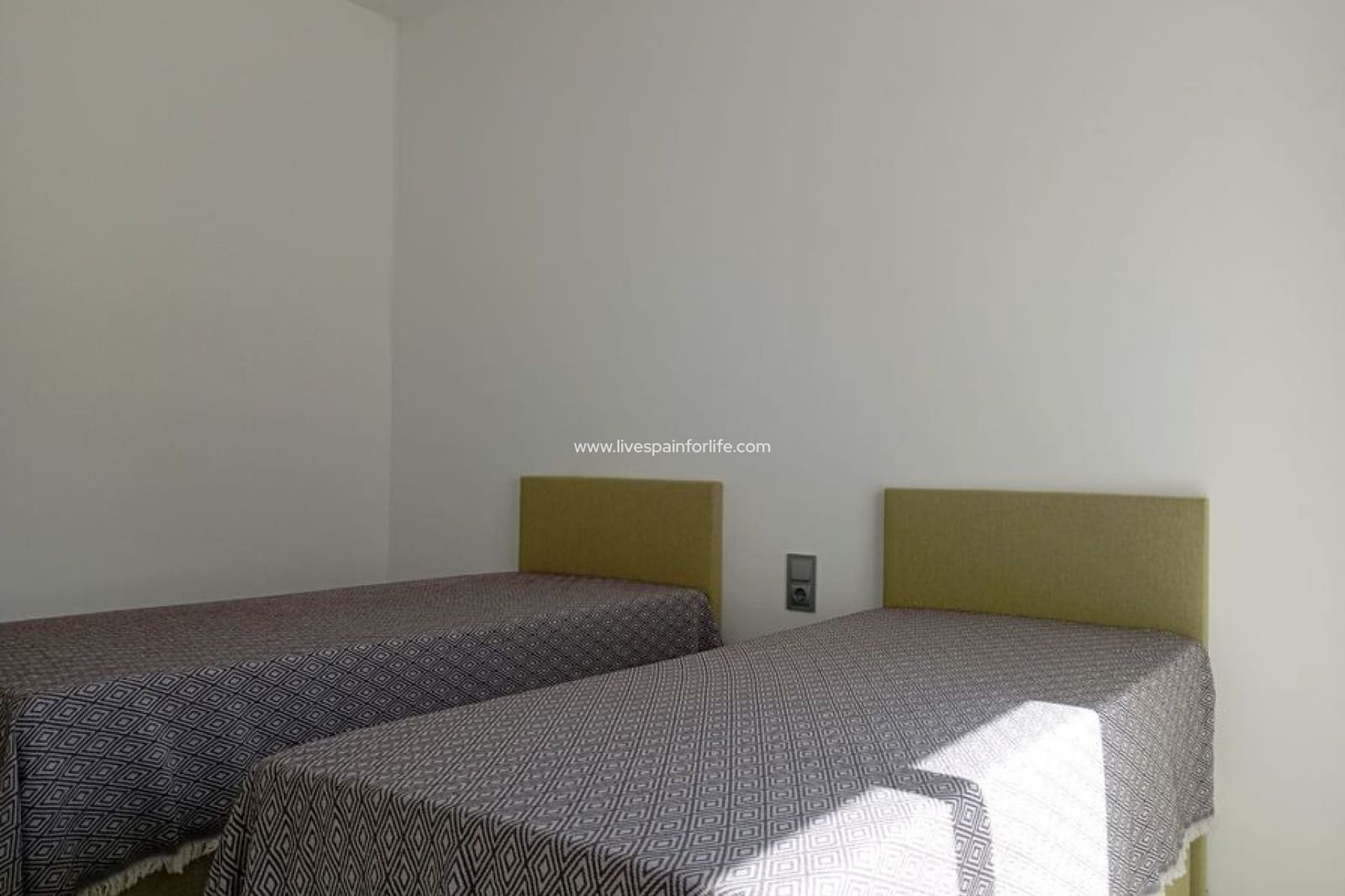 Chalet de 3 habitaciones en Daya Vieja en venta con piscina - 295.000 € (Ref: 9664239)