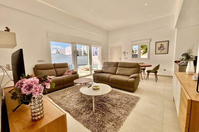 3 Zimmer Villa zu verkaufen in Benijófar mit Pool Garage - 569.500 € (Ref: 9664246)