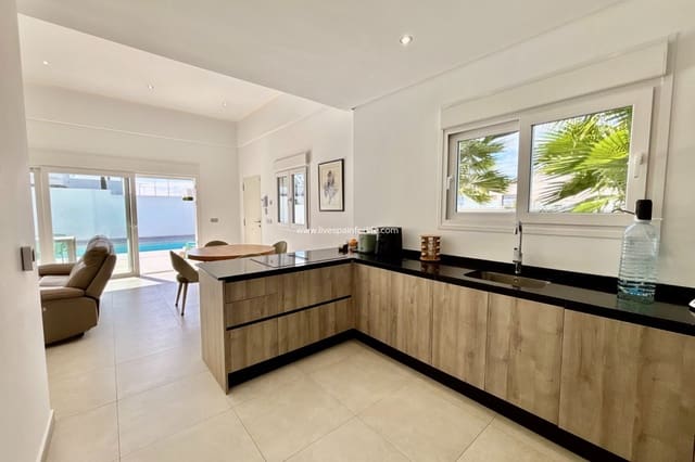 3 Zimmer Villa zu verkaufen in Benijófar mit Pool Garage - 569.500 € (Ref: 9664246)